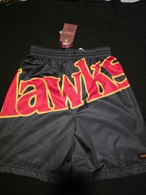 Mitchell & Ness Atlanta Hawks Hardwood Classic Graphic Mesh Shorts